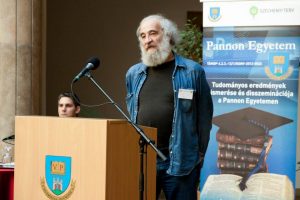 Dr. Mérő László professzor előadása Veszprémben